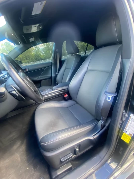 2022 Lexus IS 3rd Gen - Image 12 of 13