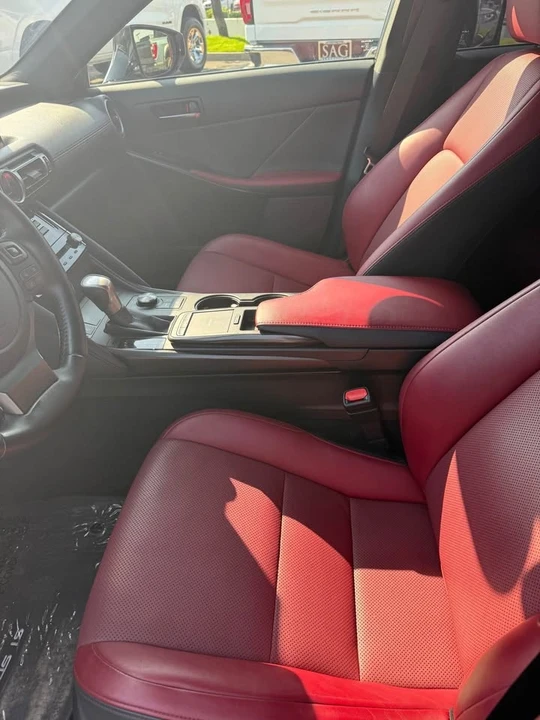 2022 Lexus IS 3rd Gen - Image 7 of 10