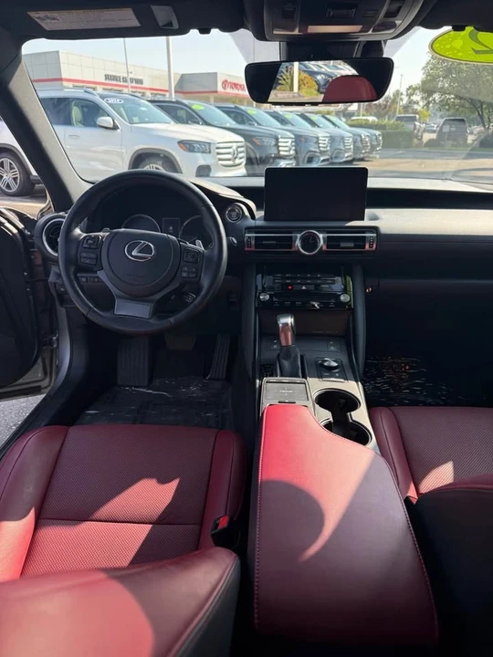 2022 Lexus IS 3rd Gen - Image 8 of 10