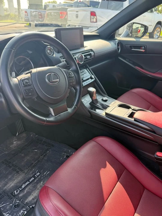 2022 Lexus IS 3rd Gen - Image 6 of 10