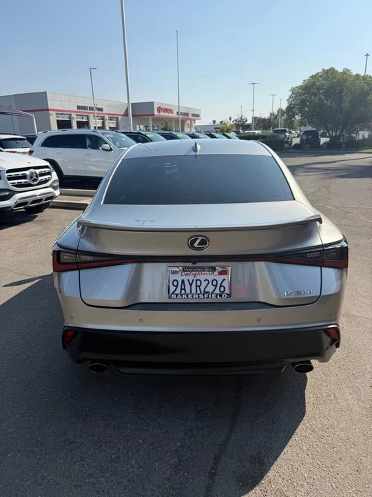 2022 Lexus IS 3rd Gen - Image 5 of 10