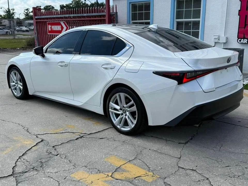 2022 Lexus IS 3rd Gen - Image 4 of 10