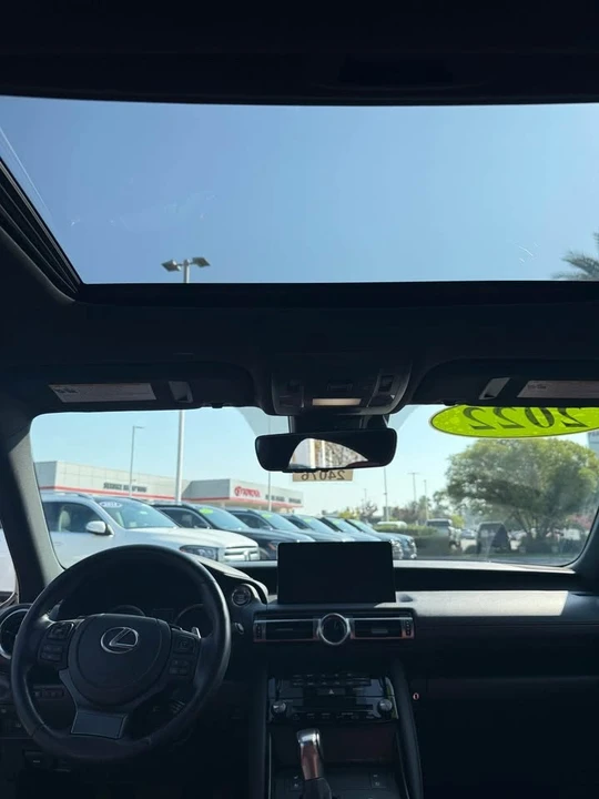 2022 Lexus IS 3rd Gen - Image 9 of 10