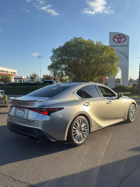 2022 Lexus IS 3rd Gen - Image 4 of 12