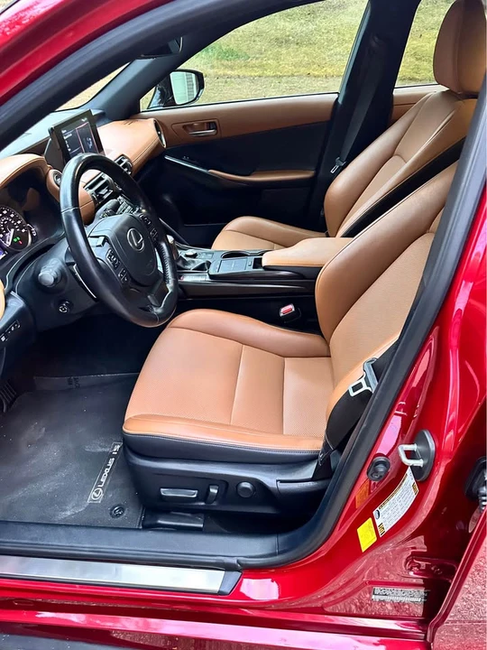 2022 Lexus IS 3rd Gen - Image 6 of 13