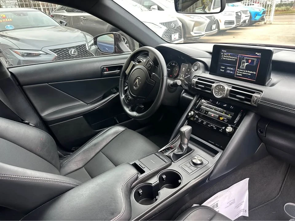 2022 Lexus IS 3rd Gen - Image 5 of 7