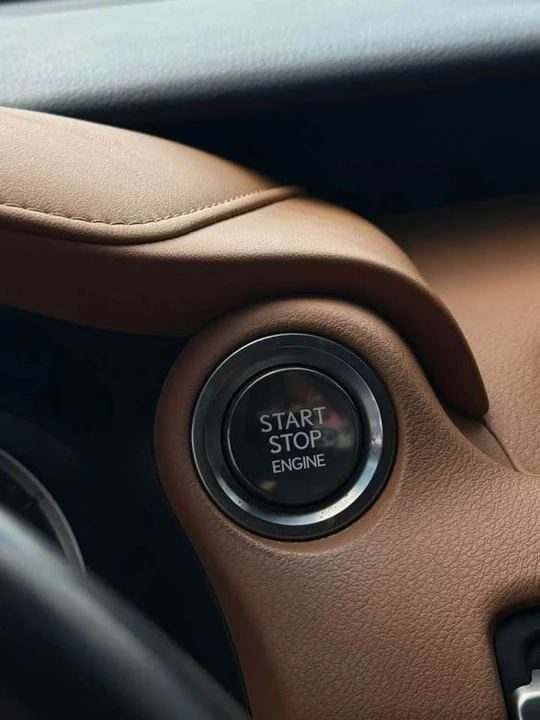 2022 Lexus IS 3rd Gen - Image 5 of 7