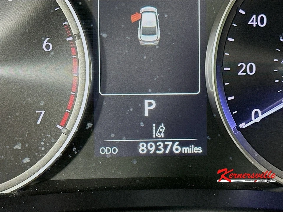 2022 Lexus IS 3rd Gen - Image 15 of 21