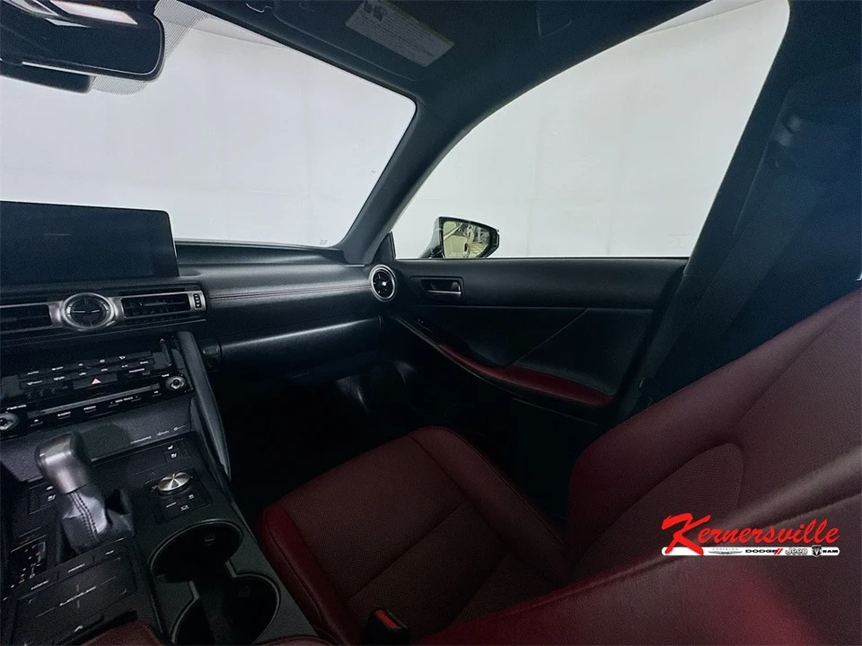 2022 Lexus IS 3rd Gen - Image 11 of 21