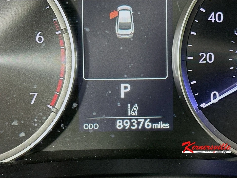 2022 Lexus IS 3rd Gen - Image 15 of 21