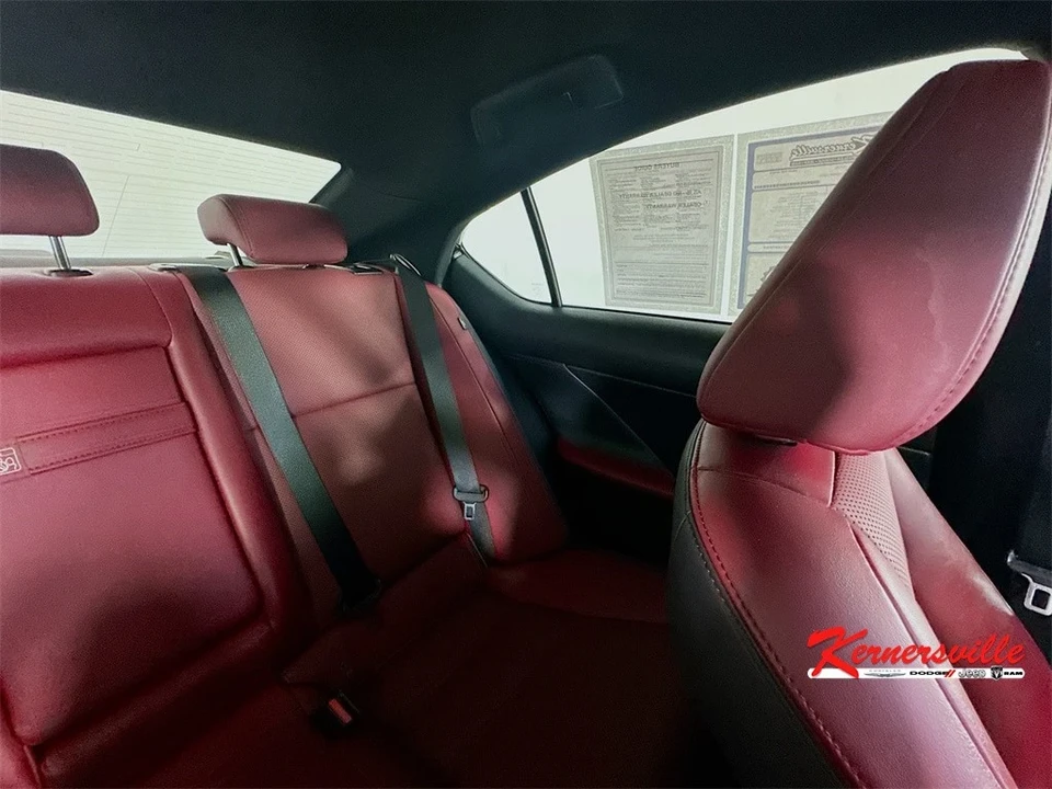 2022 Lexus IS 3rd Gen - Image 14 of 21
