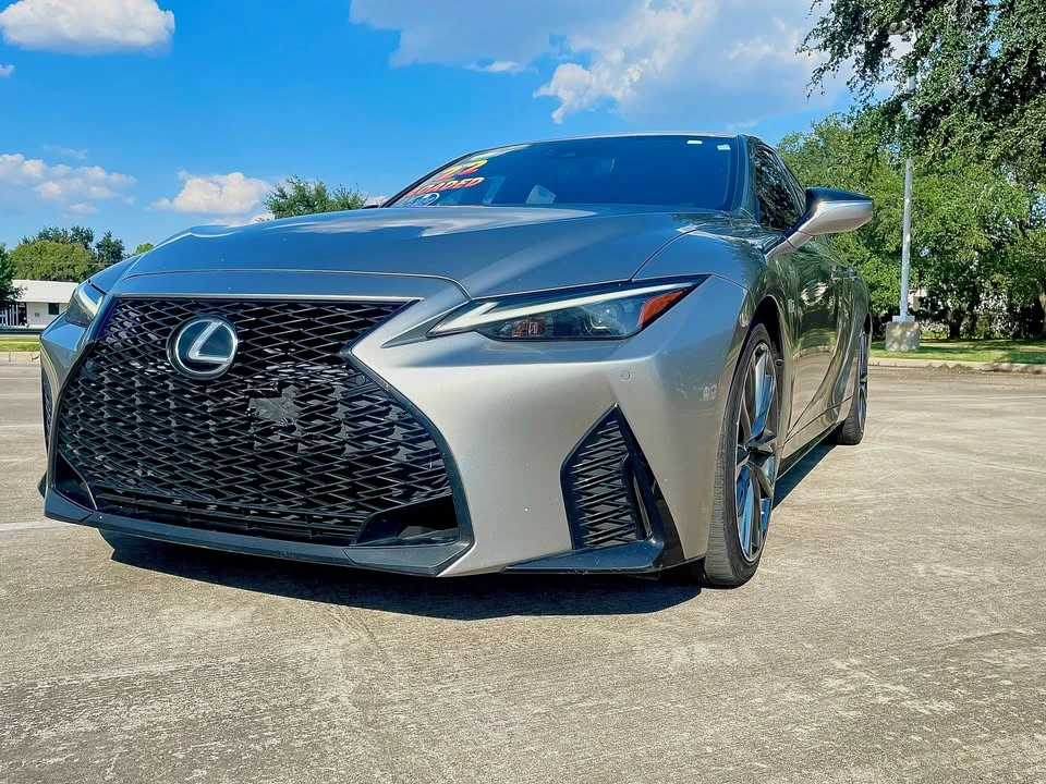 2022 Lexus IS 3rd Gen - Image 3 of 14