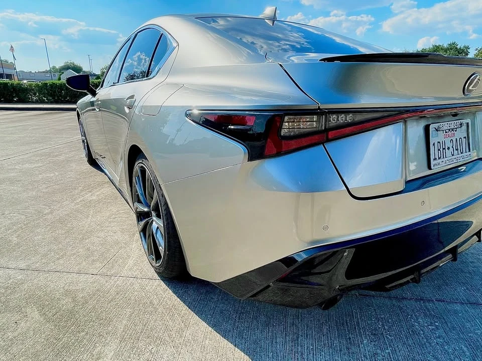 2022 Lexus IS 3rd Gen - Image 5 of 14