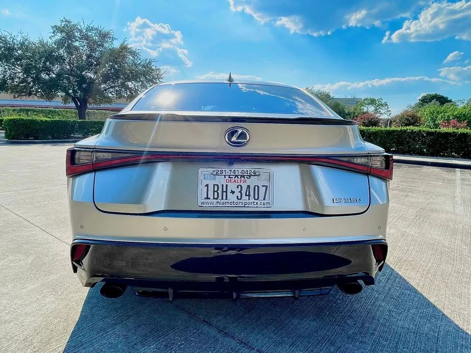 2022 Lexus IS 3rd Gen - Image 6 of 14