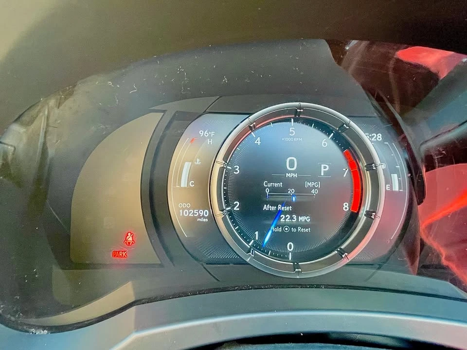 2022 Lexus IS 3rd Gen - Image 13 of 14