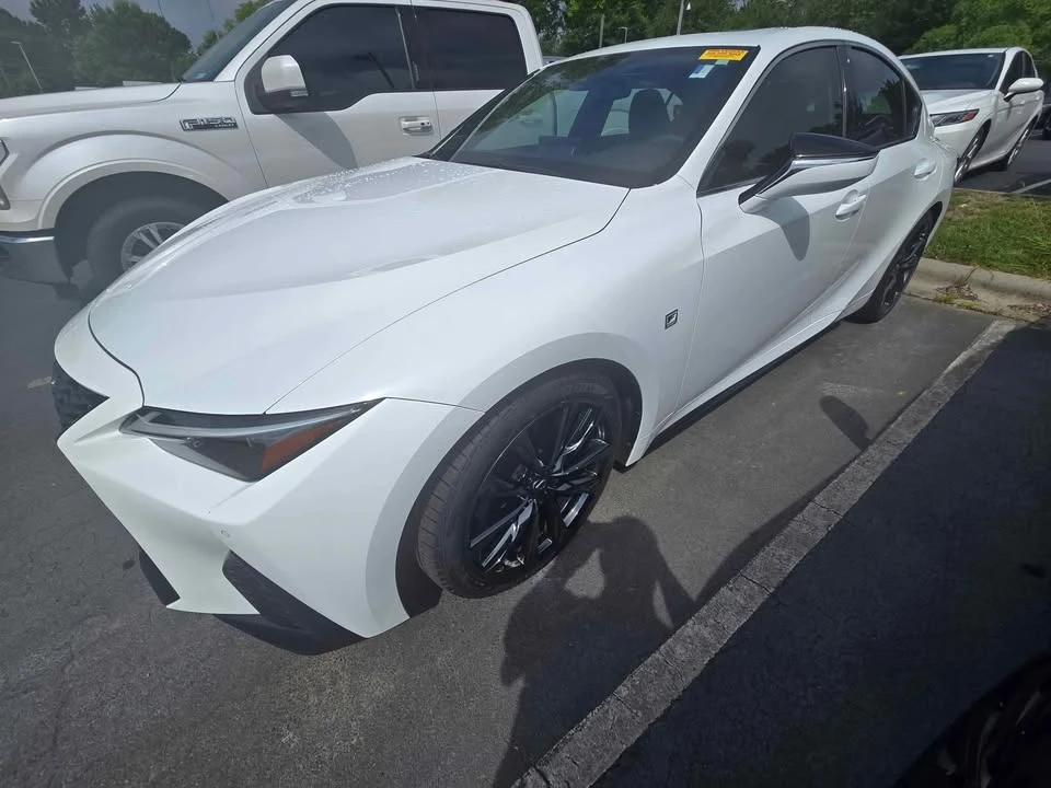 2022 Lexus IS 3rd Gen - Image 5 of 7
