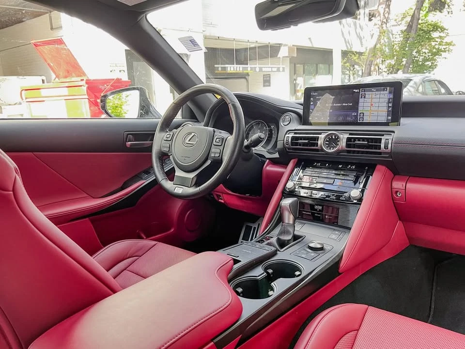 2022 Lexus IS 3rd Gen - Image 10 of 19