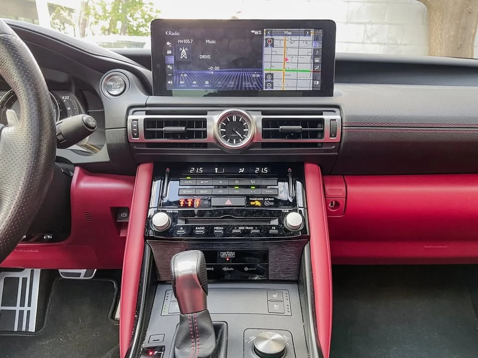 2022 Lexus IS 3rd Gen - Image 15 of 19