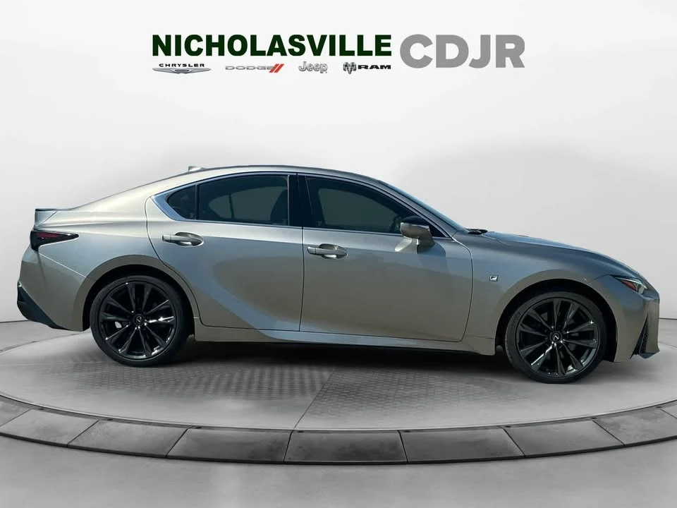 2022 Lexus IS 3rd Gen - Image 6 of 11
