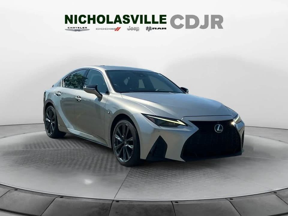 2022 Lexus IS 3rd Gen - Image 7 of 11