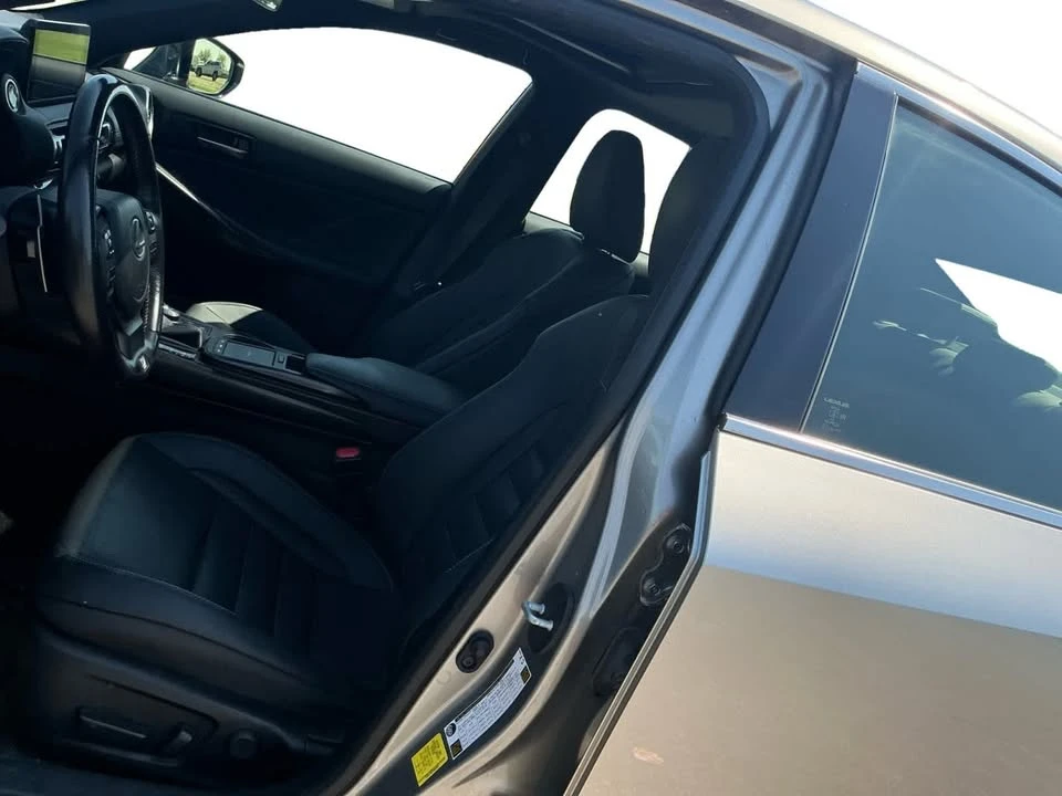 2022 Lexus IS 3rd Gen - Image 9 of 11