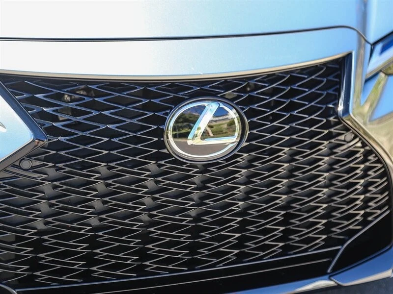 2022 Lexus IS 3rd Gen - Image 11 of 21