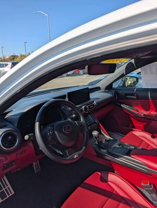 2022 Lexus IS 3rd Gen - Image 5 of 8