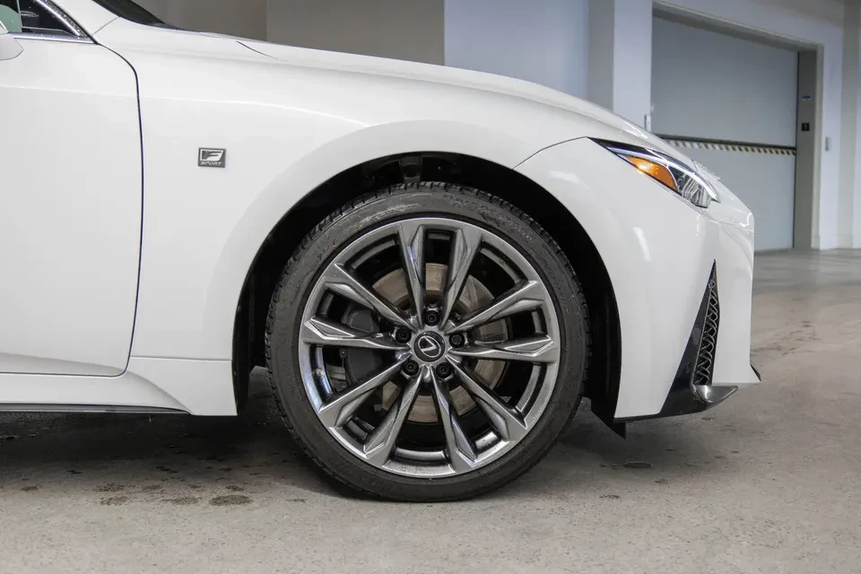 2022 Lexus IS 3rd Gen - Image 8 of 19