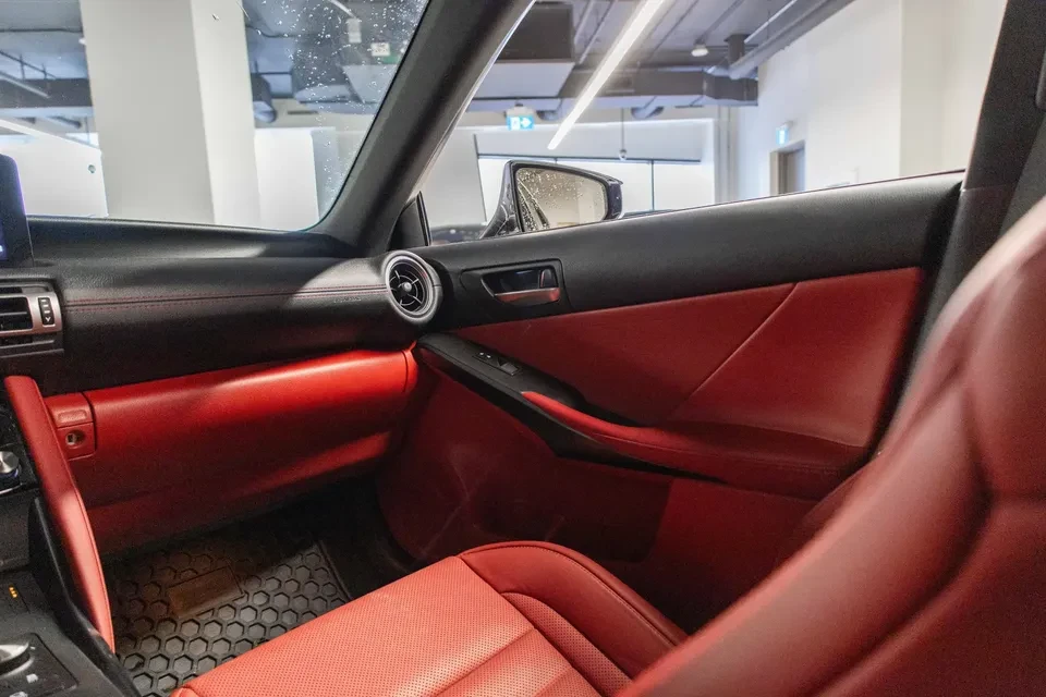 2022 Lexus IS 3rd Gen - Image 11 of 19