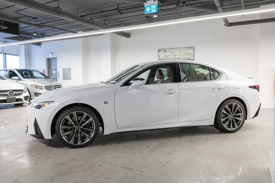 2022 Lexus IS 3rd Gen - Image 4 of 19