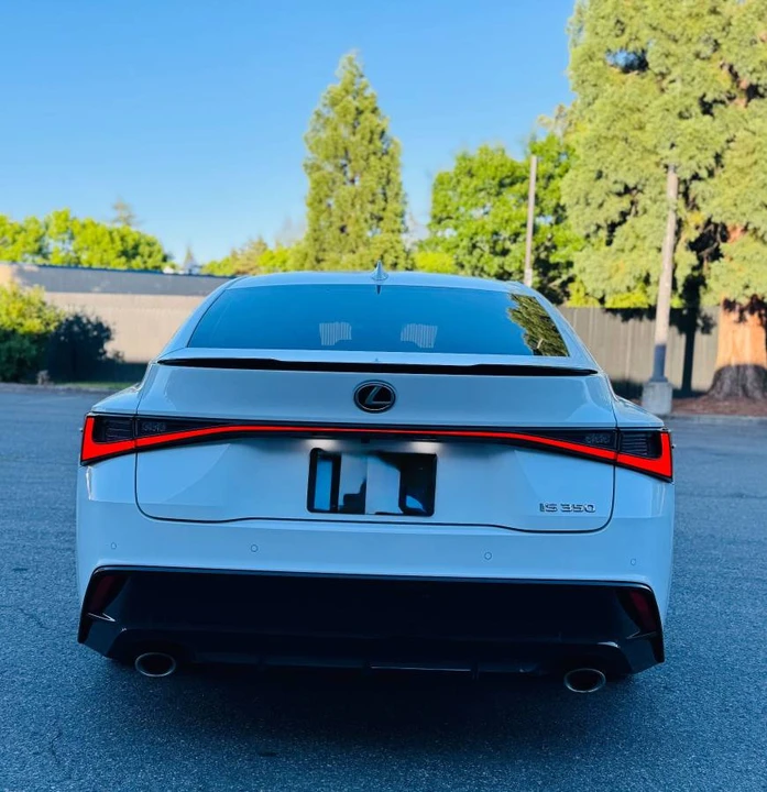 2022 Lexus IS 3rd Gen - Image 4 of 7