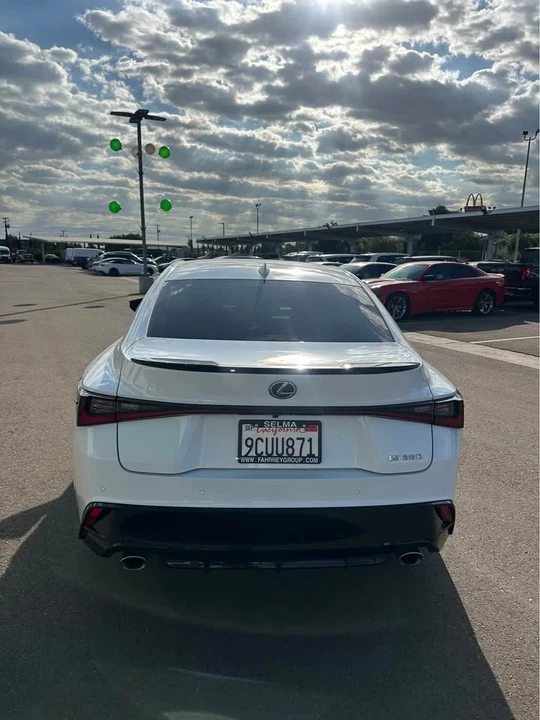 2022 Lexus IS 3rd Gen - Image 5 of 12
