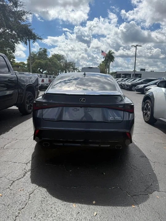 2022 Lexus IS 3rd Gen - Image 5 of 11