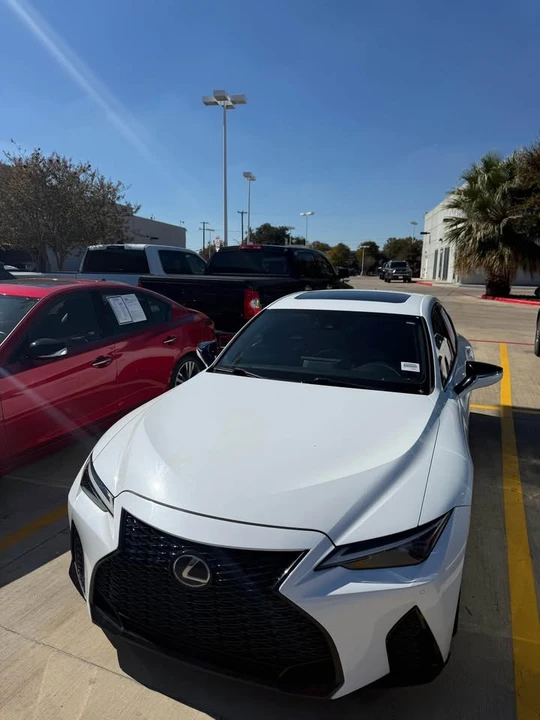 2022 Lexus IS 3rd Gen - Image 5 of 10