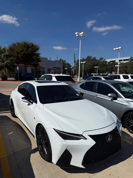 2022 Lexus IS 3rd Gen - Image 3 of 10