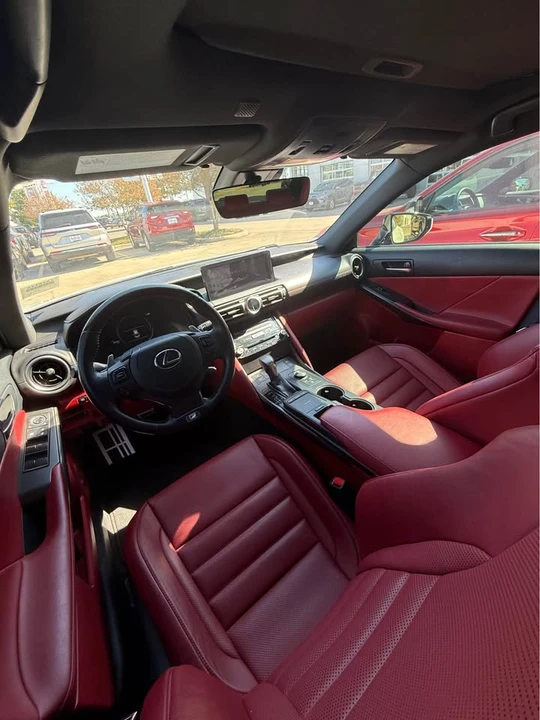 2022 Lexus IS 3rd Gen - Image 8 of 10