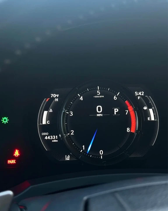 2022 Lexus IS 3rd Gen - Image 9 of 10