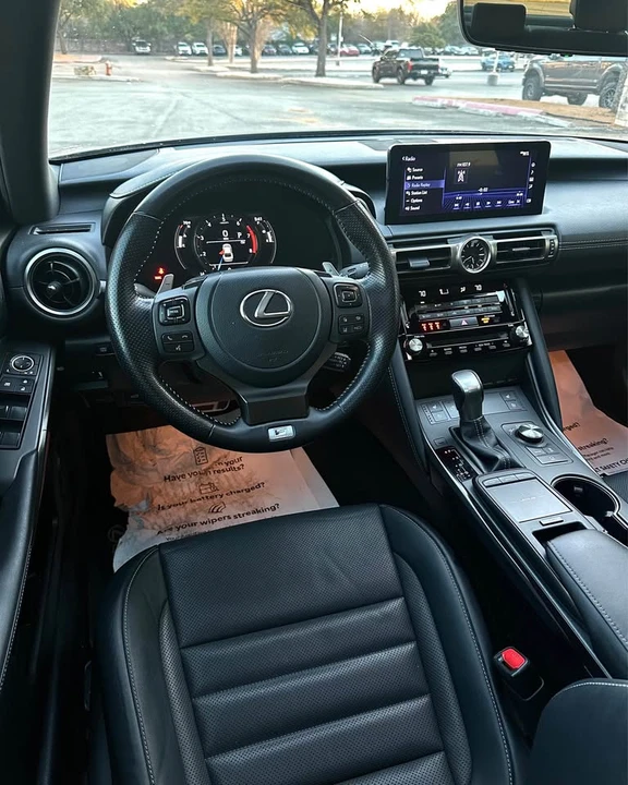 2022 Lexus IS 3rd Gen - Image 4 of 10