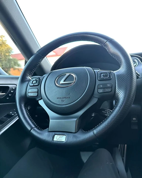 2022 Lexus IS 3rd Gen - Image 10 of 10