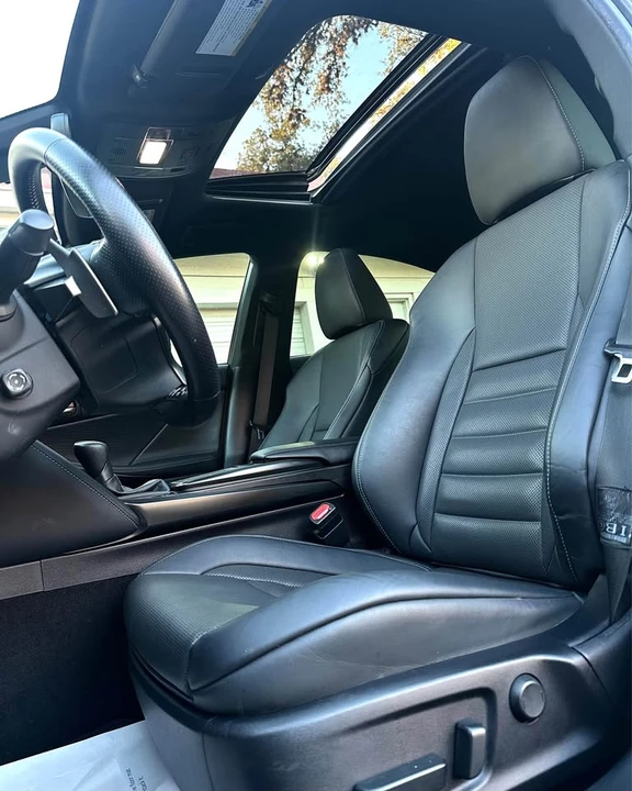 2022 Lexus IS 3rd Gen - Image 5 of 10