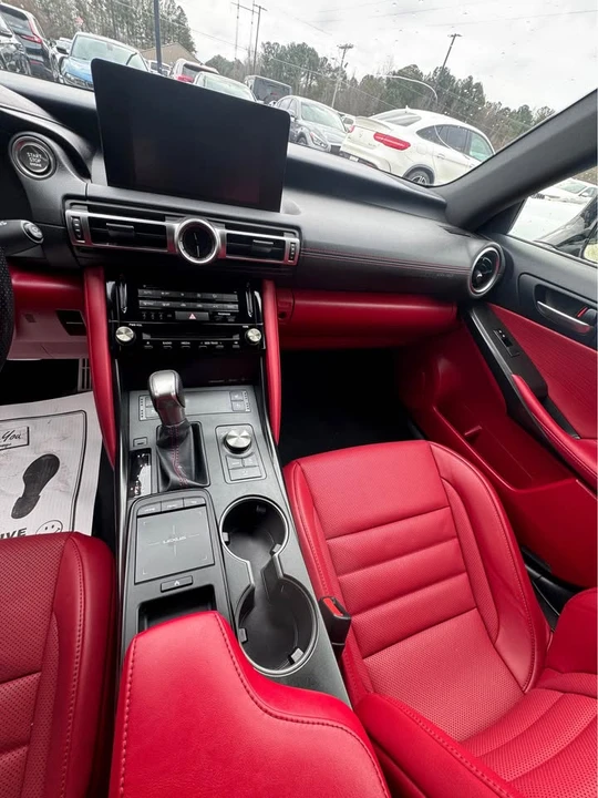 2022 Lexus IS 3rd Gen - Image 10 of 12