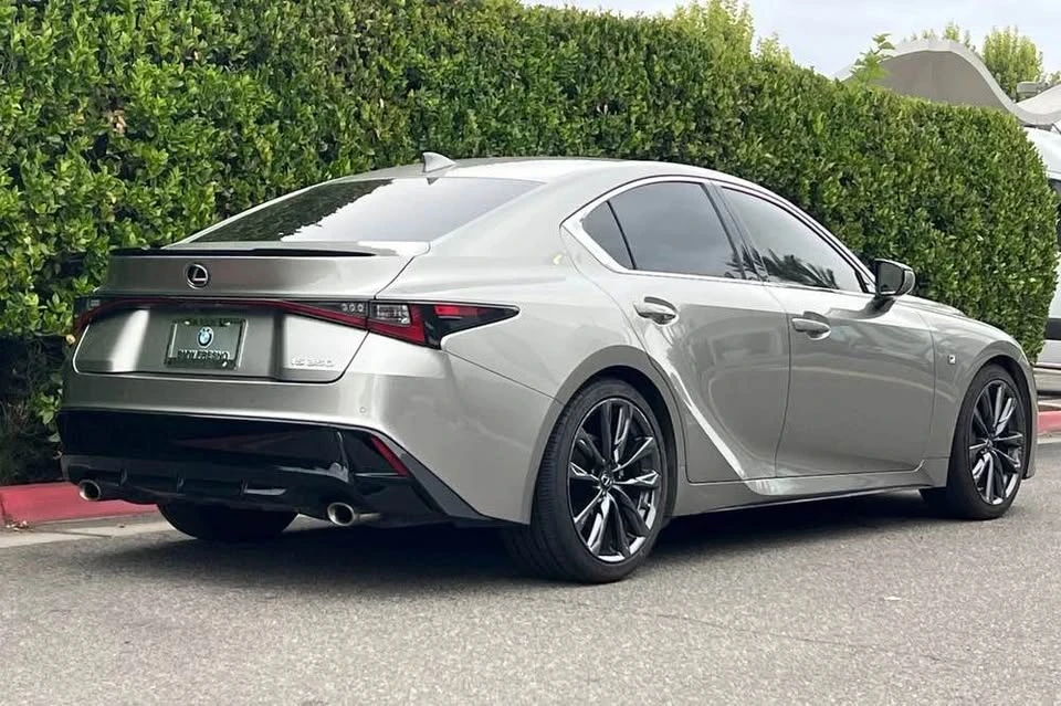 2022 Lexus IS 3rd Gen - Image 3 of 10