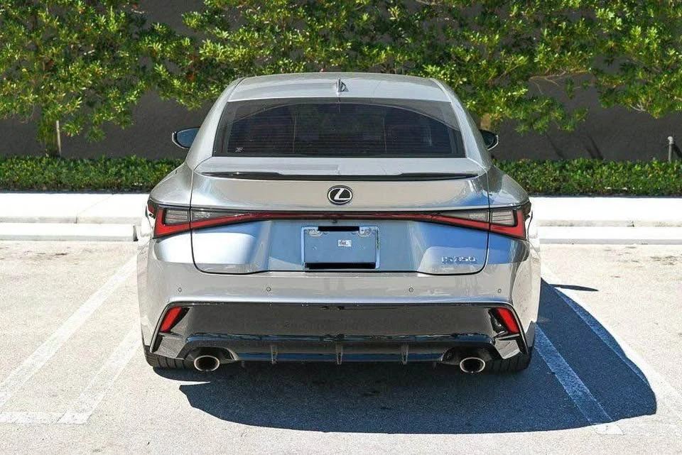 2022 Lexus IS 3rd Gen - Image 4 of 8