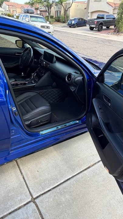 2022 Lexus IS 3rd Gen - Image 3 of 9