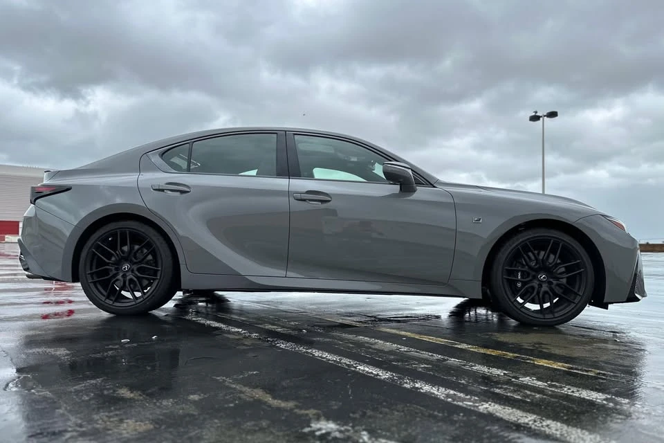2022 Lexus IS 3rd Gen - Image 5 of 10
