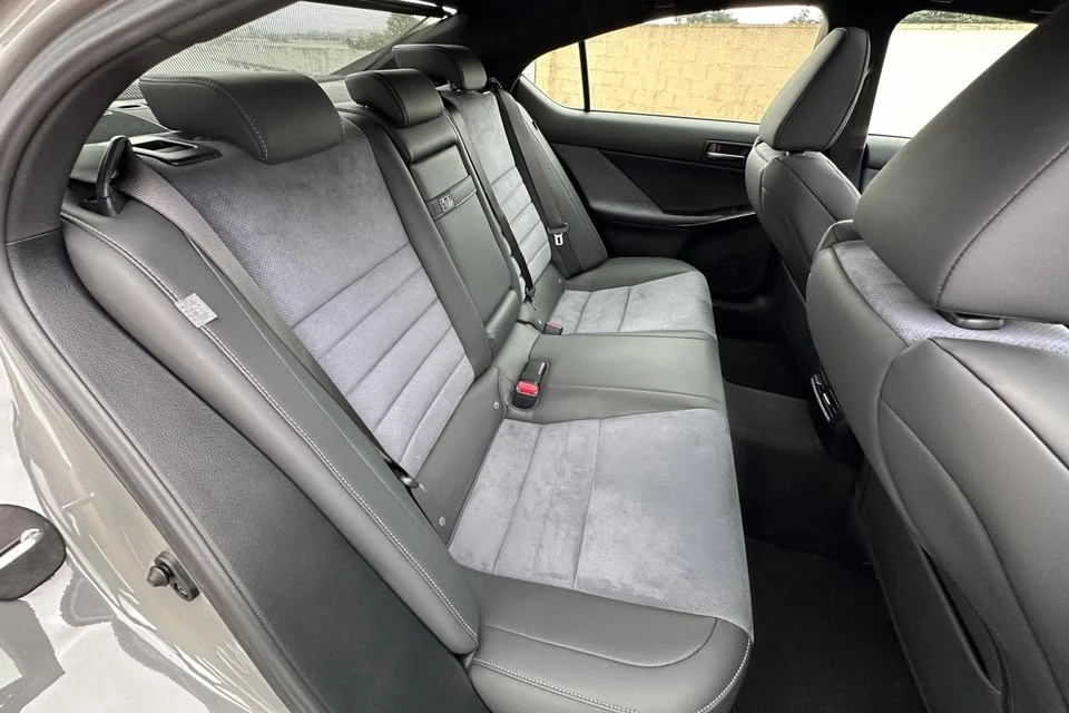 2022 Lexus IS 3rd Gen - Image 3 of 10