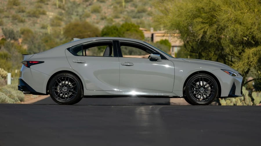 2022 Lexus IS 3rd Gen - Image 8 of 28