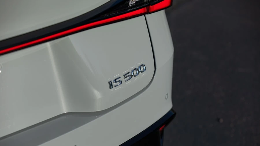 2022 Lexus IS 3rd Gen - Image 9 of 28
