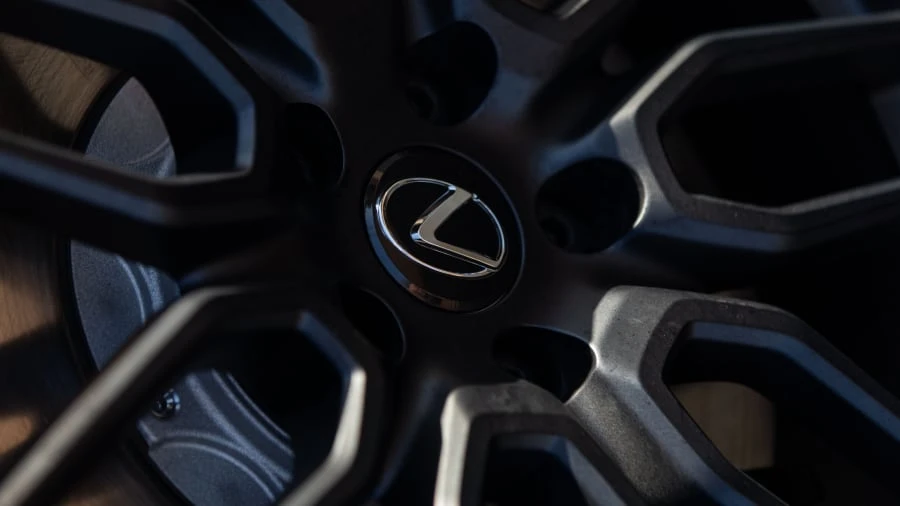 2022 Lexus IS 3rd Gen - Image 19 of 28