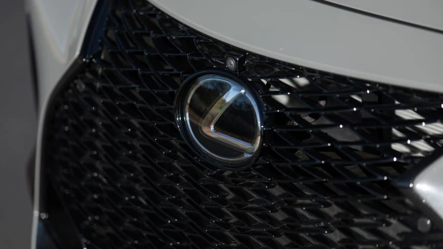 2022 Lexus IS 3rd Gen - Image 27 of 28